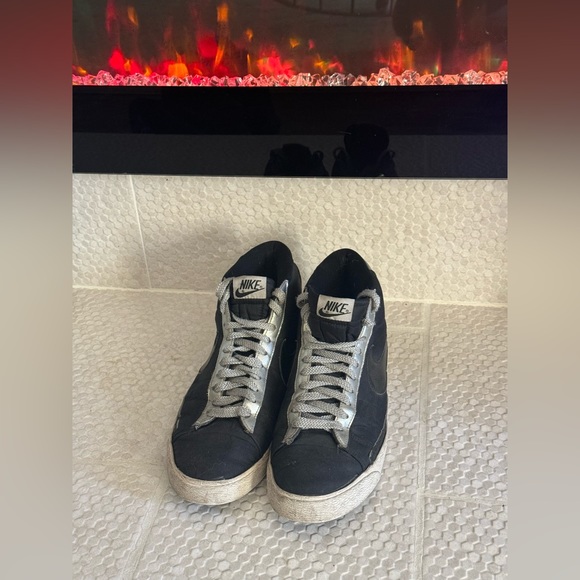 Rare Nike SB Blazer High Black Metallic Silver Sz 12 Men’s Shoe - Picture 2 of 3